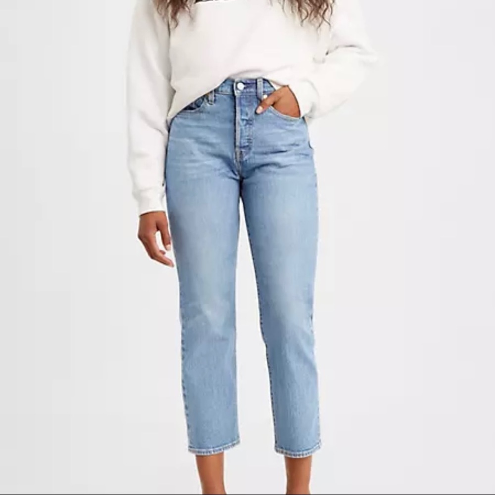 Levis Premium Wedgie Straight Medium Wash 29 X 26